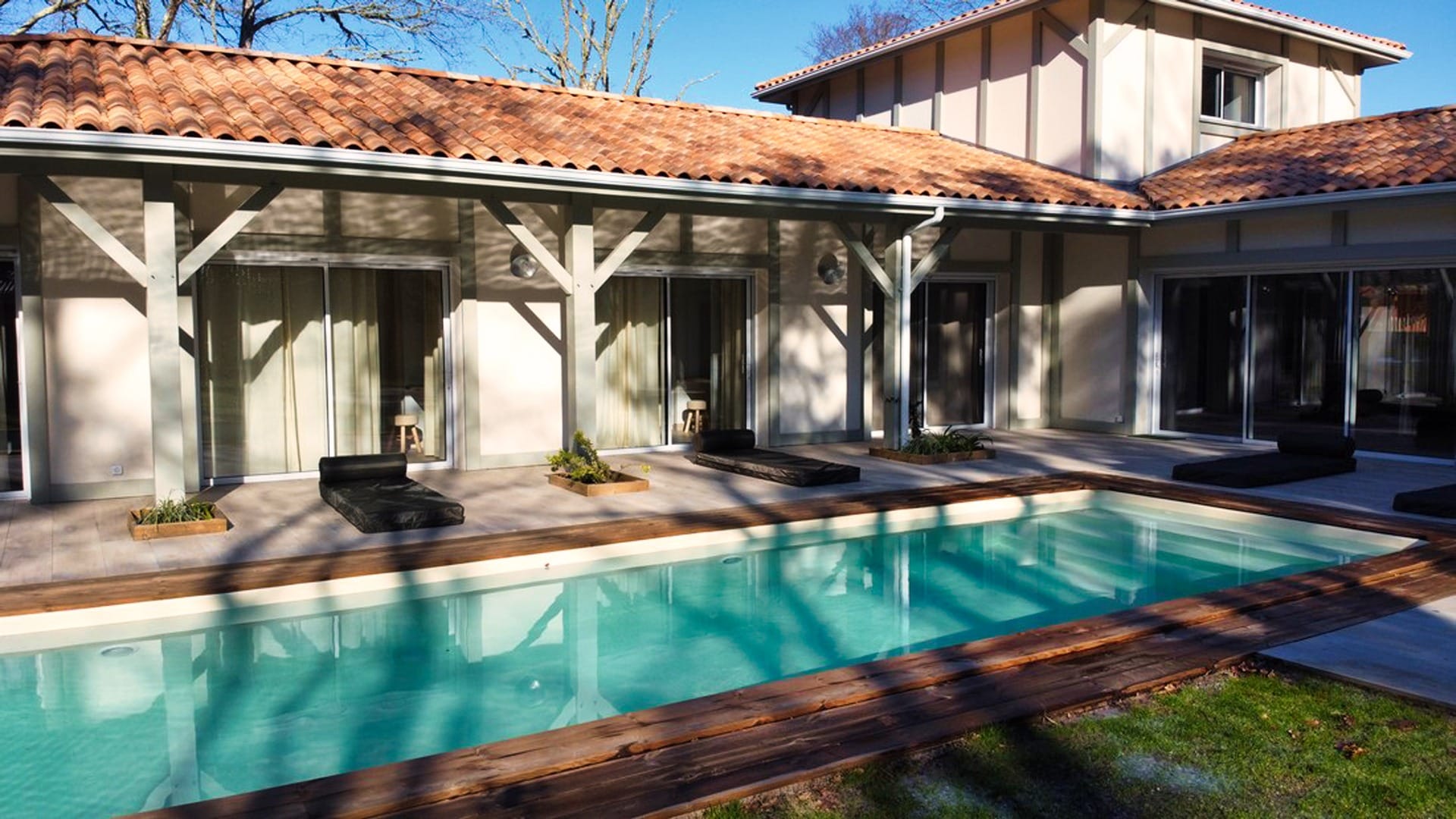 Maison haut de gamme à Moliets (40) avec piscine, 5 chambres et patio extérieur - Maison Landes Habitat Maison Moliets